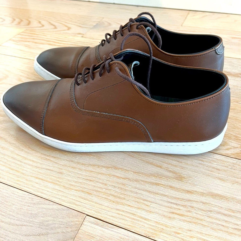 New Allen Edmonds Park Avenue Oxford Sneaker, size 9.5. Bourbon Brown.
